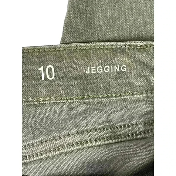 a.n.a. Women's Olive Green Distressed Jeggings Size-10 - Picture 4 of 8